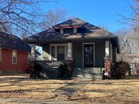 2031 SW Buchanan St, Topeka, KS 66604