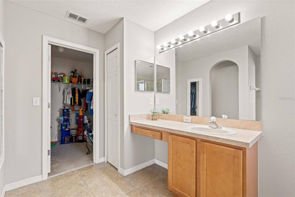 3327 Hoylake Court, Land O Lakes, FL 34638