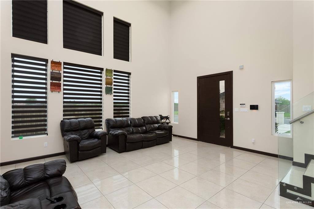 1116 West Dukakis Avenue, Alton, TX 78573