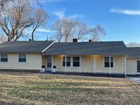 603 W Lincoln St, Derby, KS 67037