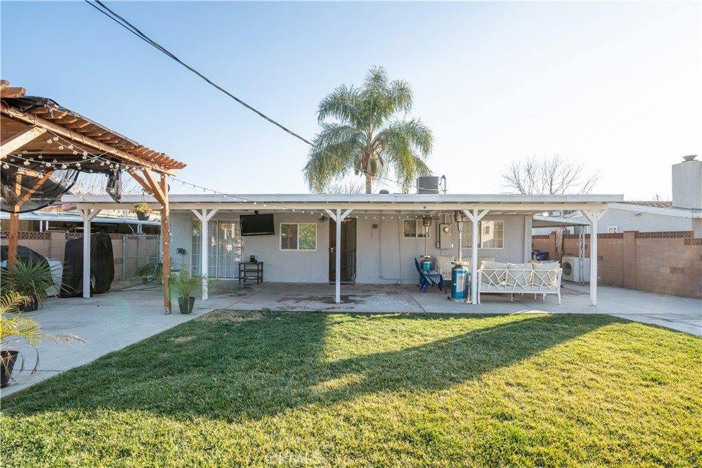 19009 Stillmore Street, Canyon Country, CA 91351