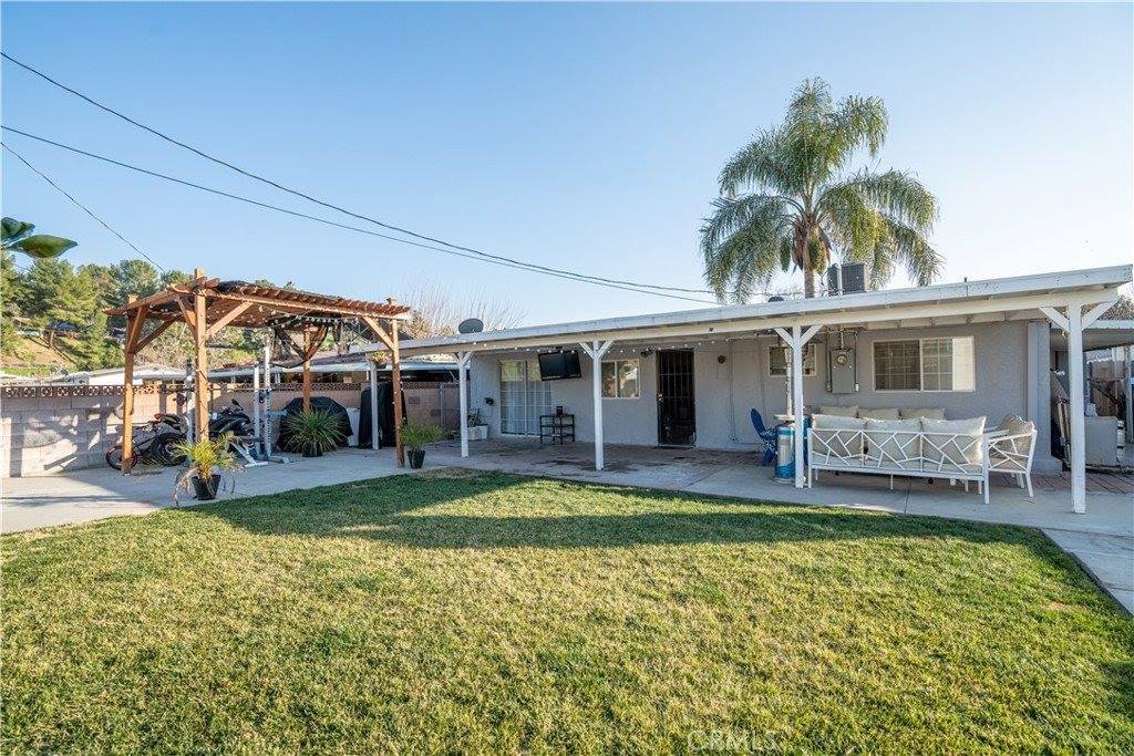 19009 Stillmore Street, Canyon Country, CA 91351