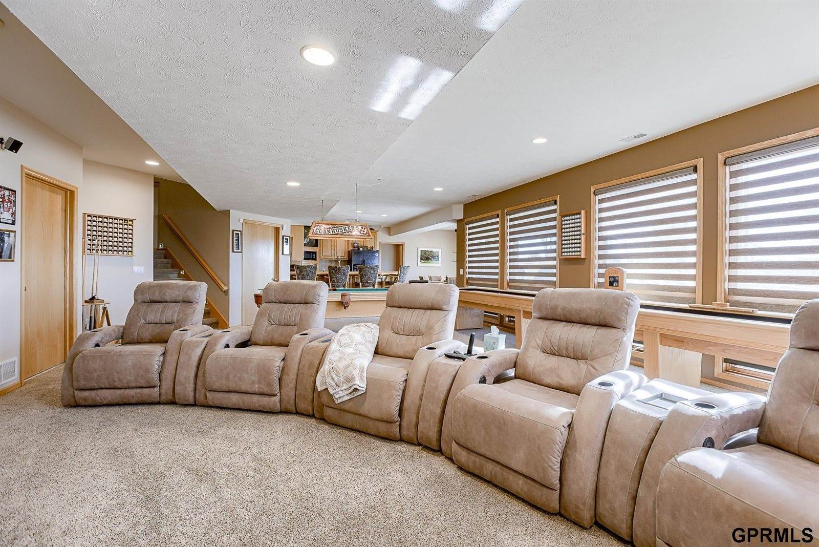 17109 Oakmont Drive, Omaha, NE 68136