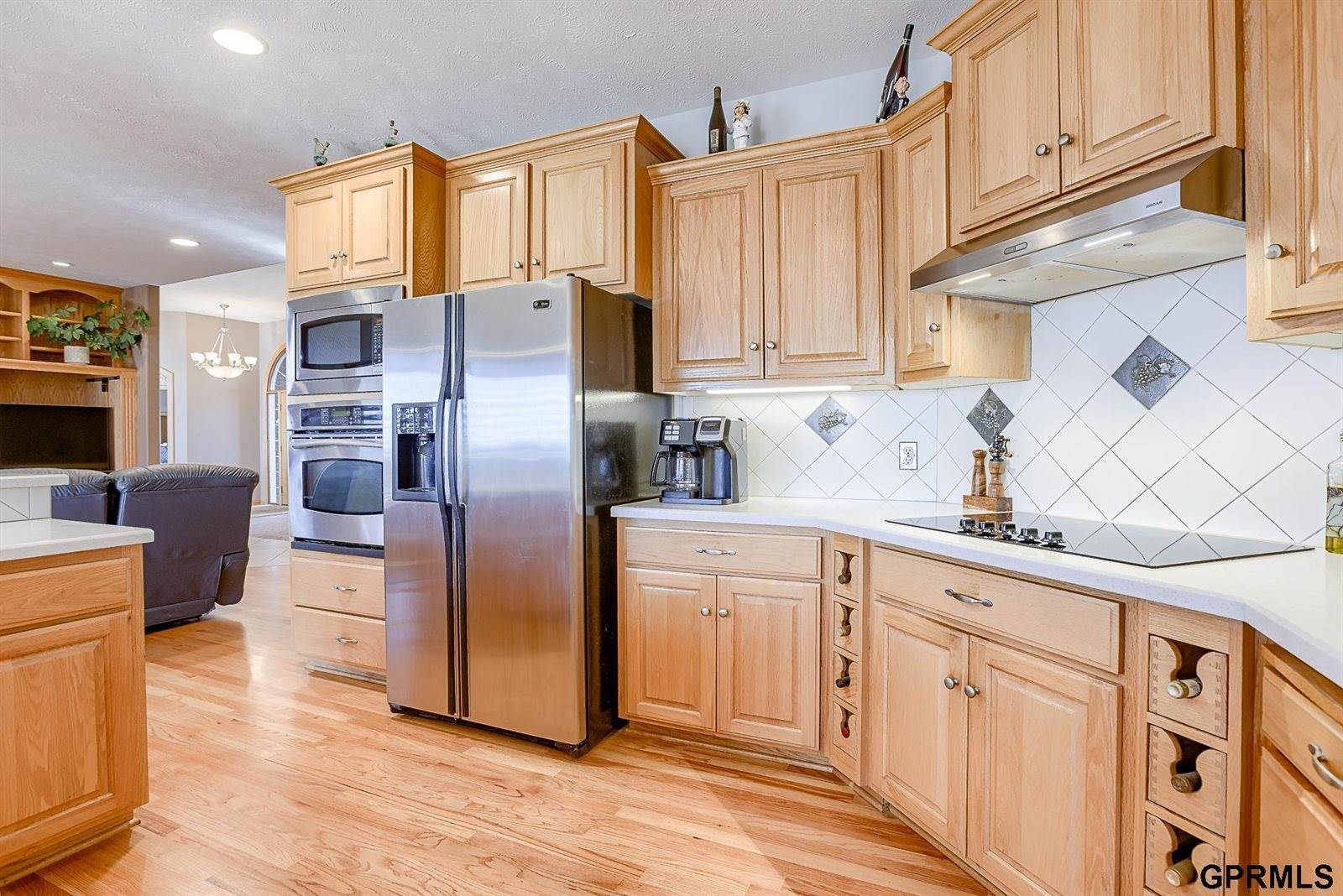 17109 Oakmont Drive, Omaha, NE 68136