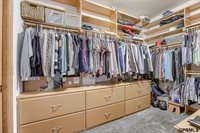 17109 Oakmont Drive, Omaha, NE 68136