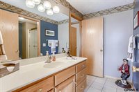 17109 Oakmont Drive, Omaha, NE 68136