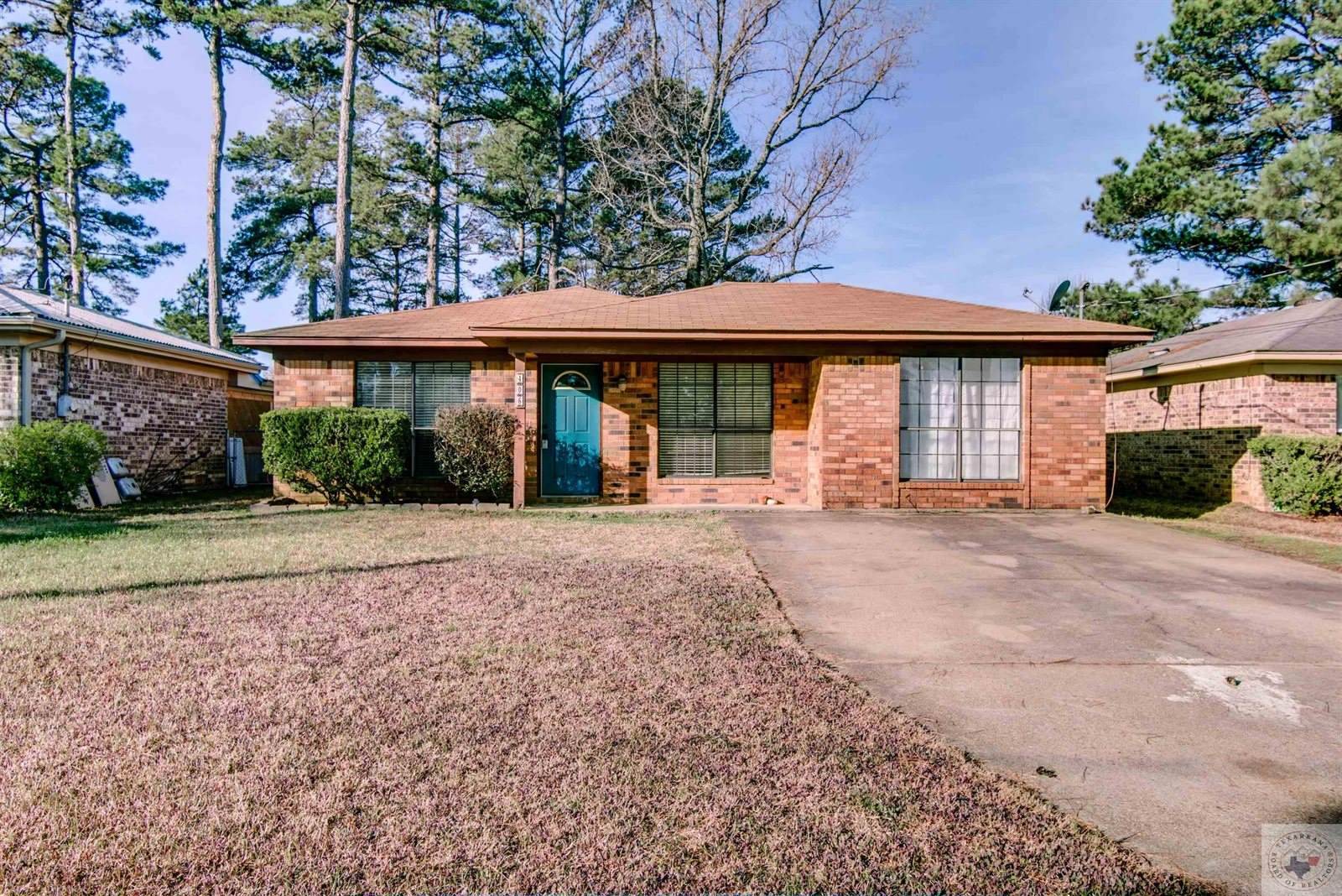 406 Carroll Ave, Wake Village, TX 75501