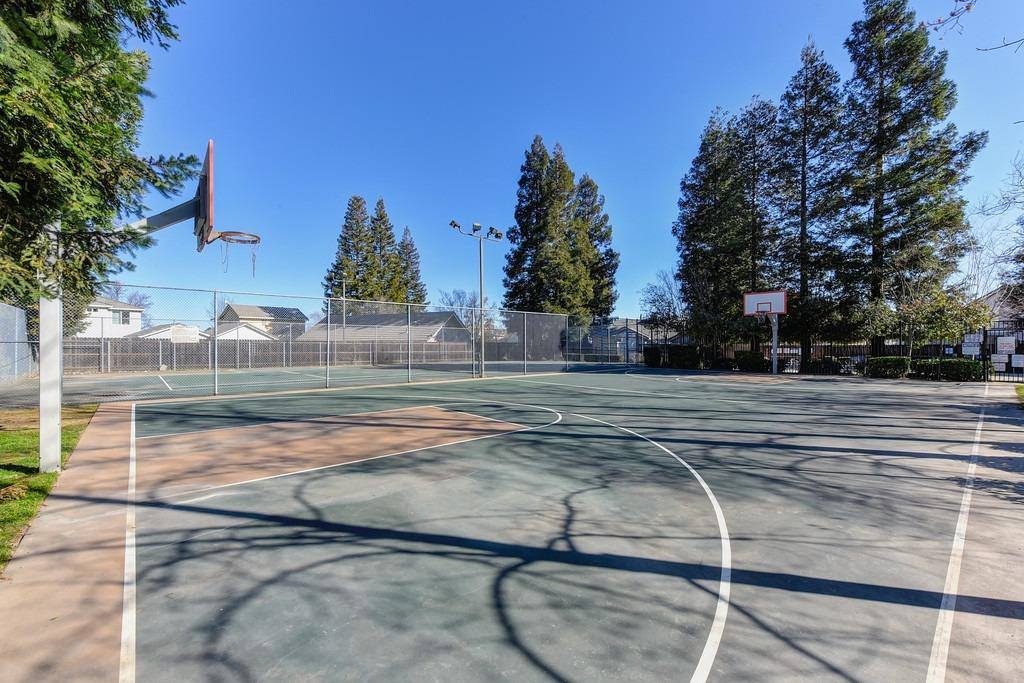 4930 Dover Lane, Sacramento, CA 95842