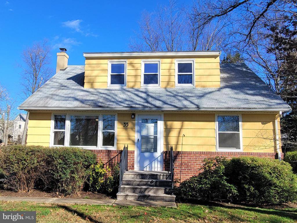 35 Knowles Street, Pennington, NJ 08534