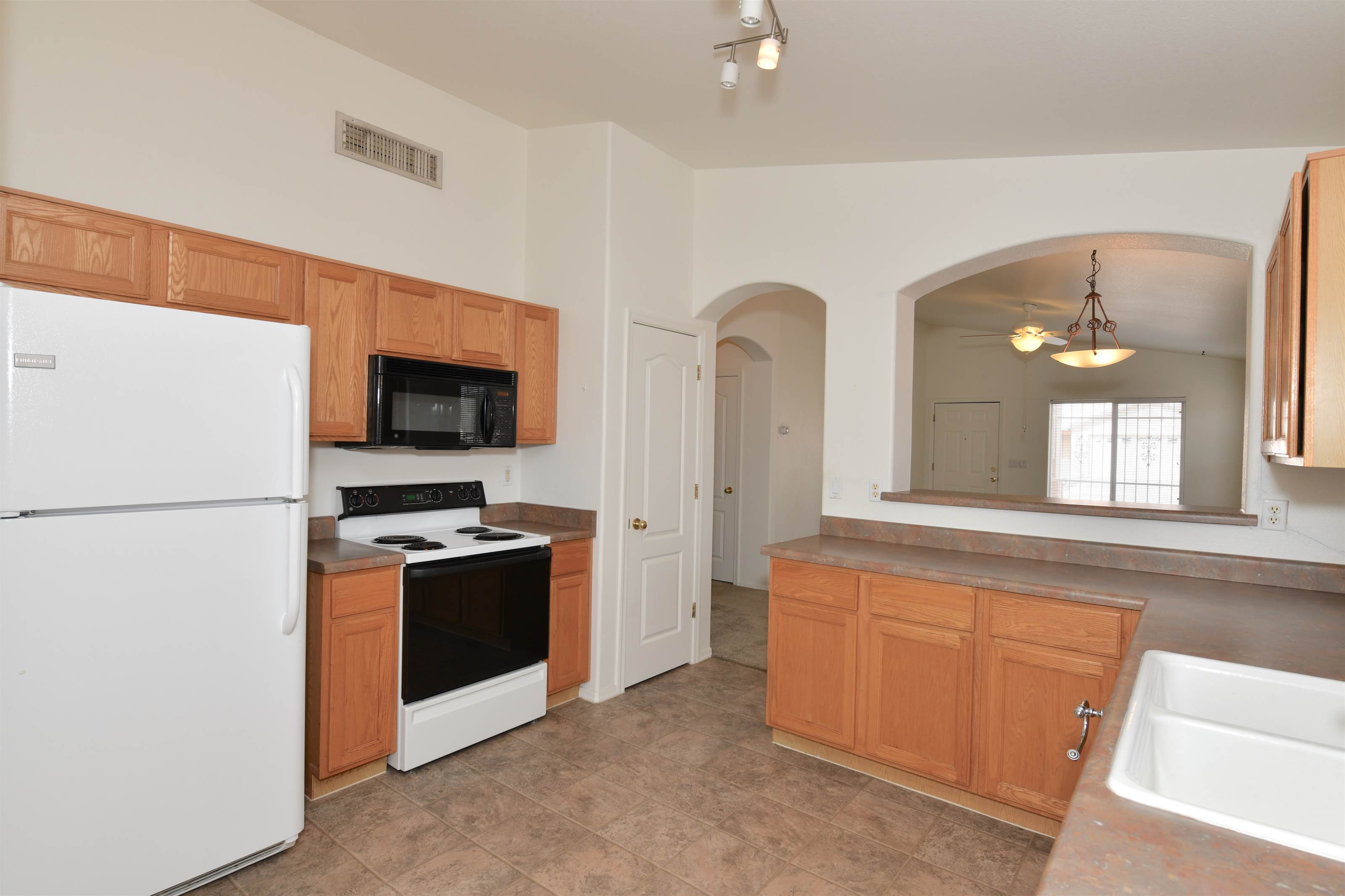 2263 W Silverbell Oasis Way, Tucson, AZ 85745