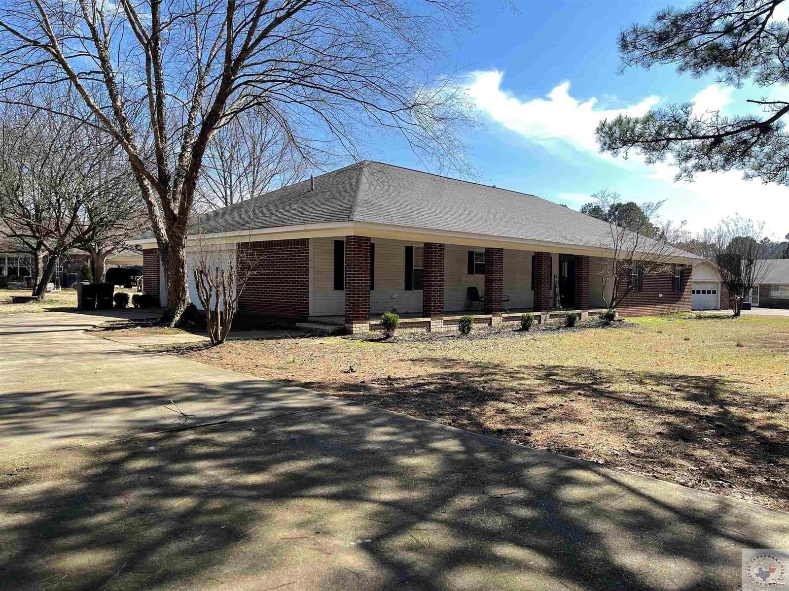 410 Lakewood Dr, Ashdown, AR 71822