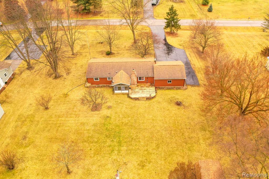 222 Bain Drive, Howell Township, MI 48855