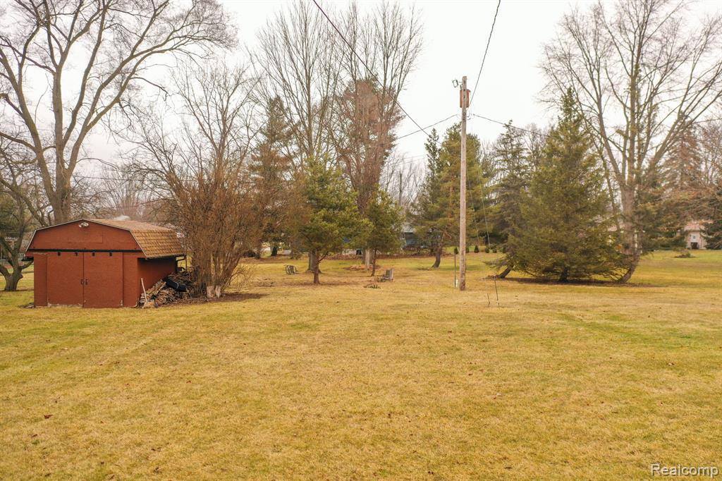 222 Bain Drive, Howell Township, MI 48855