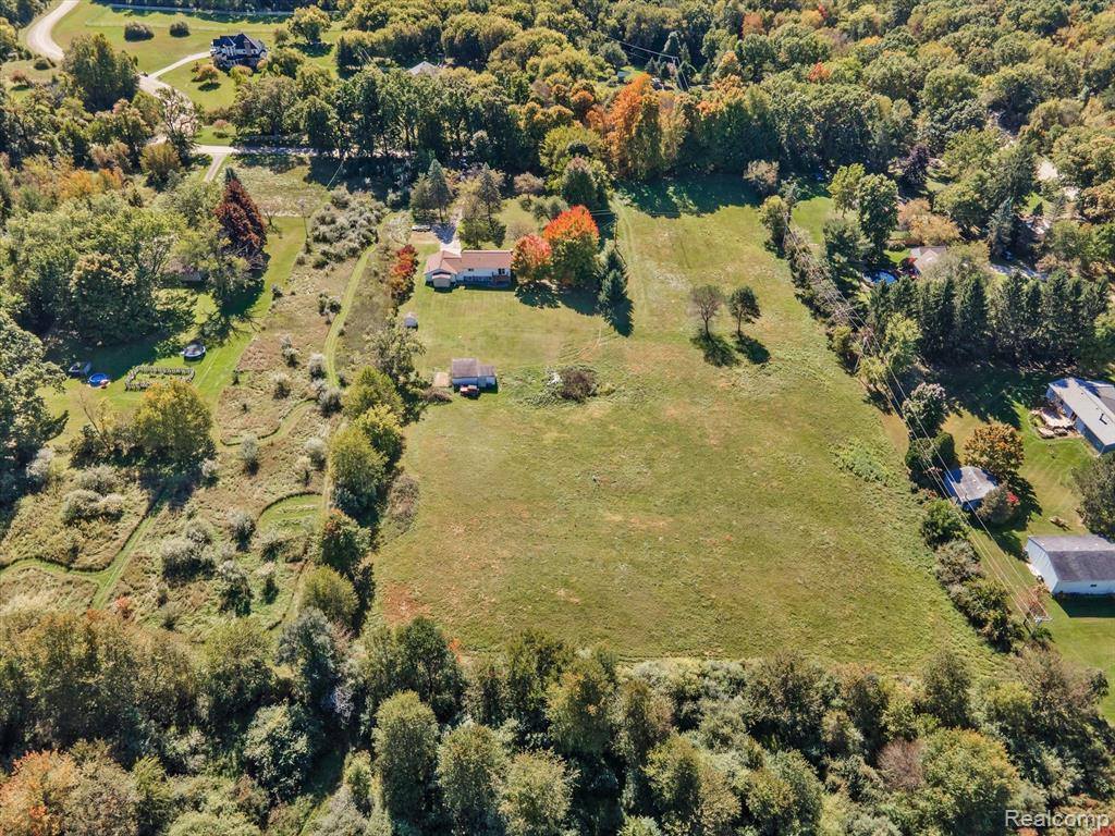 1340 Mower Road, Putnam Township, MI 48169