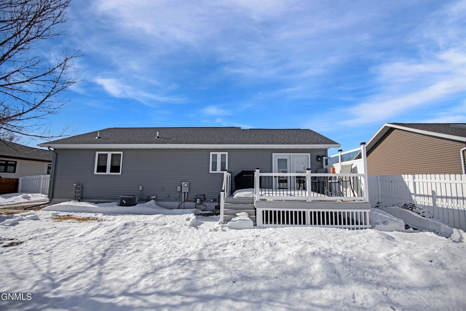 2310 18th Circle West, Williston, ND 58801