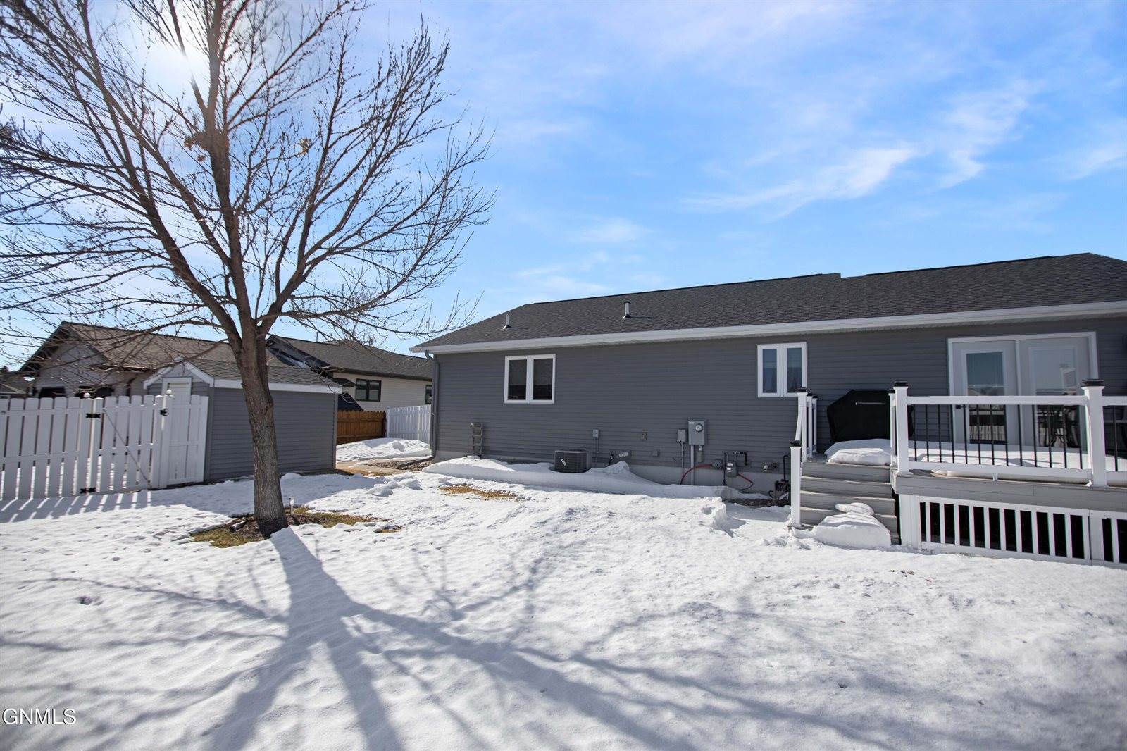 2310 18th Circle West, Williston, ND 58801