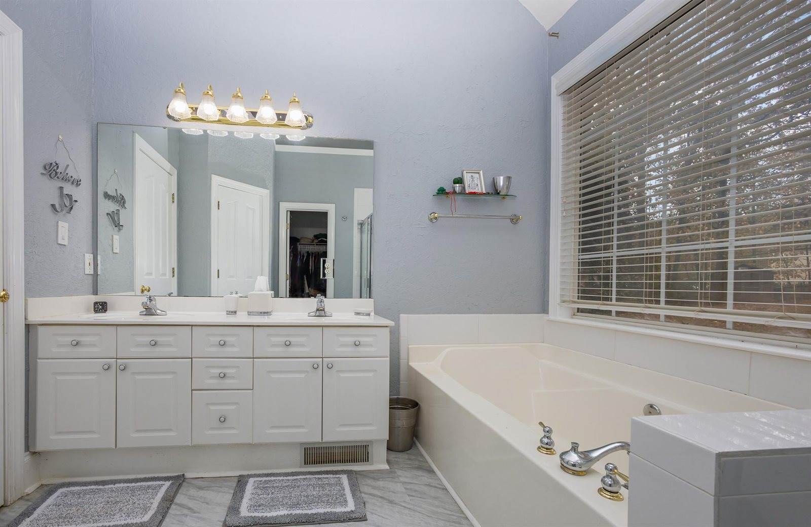 4605 Sarandon Court, Charlotte, NC 28215