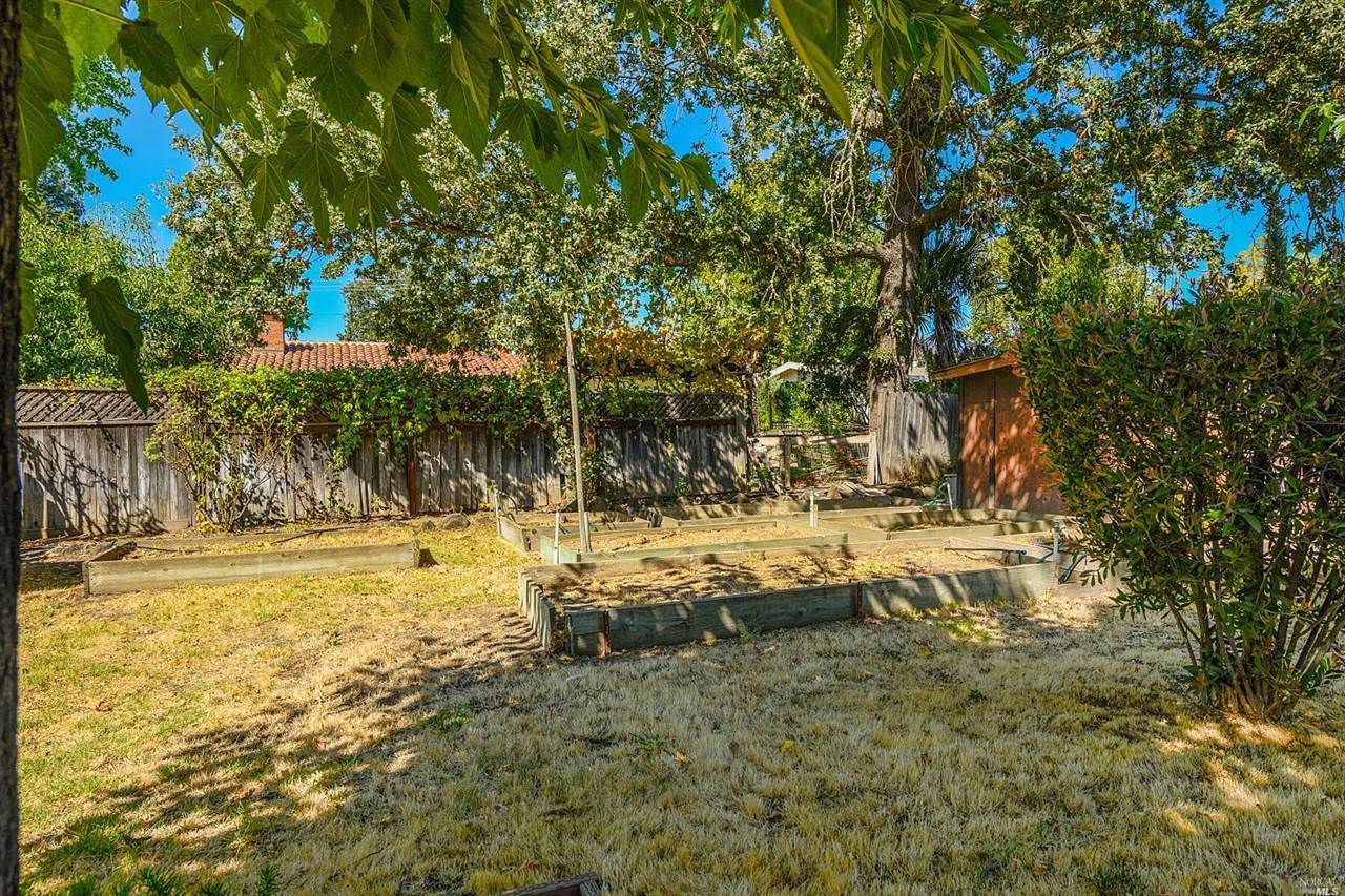 25 View Road, Calistoga, CA 94515