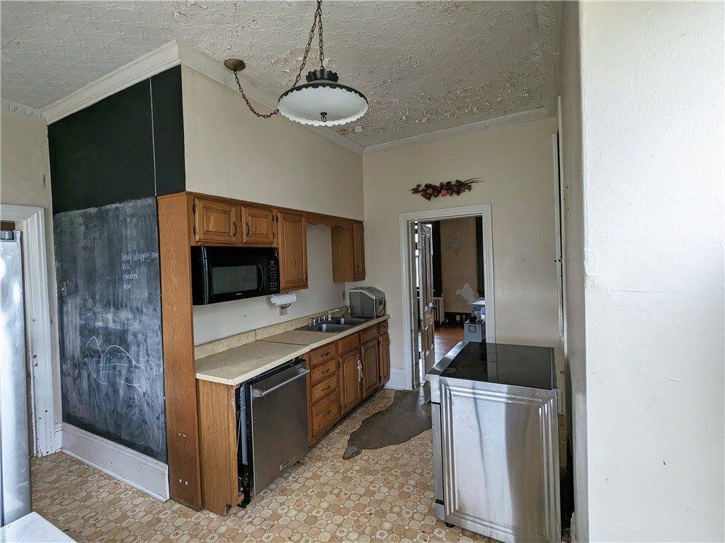 271 Manor Rd, Salem Township - WML, PA 15626