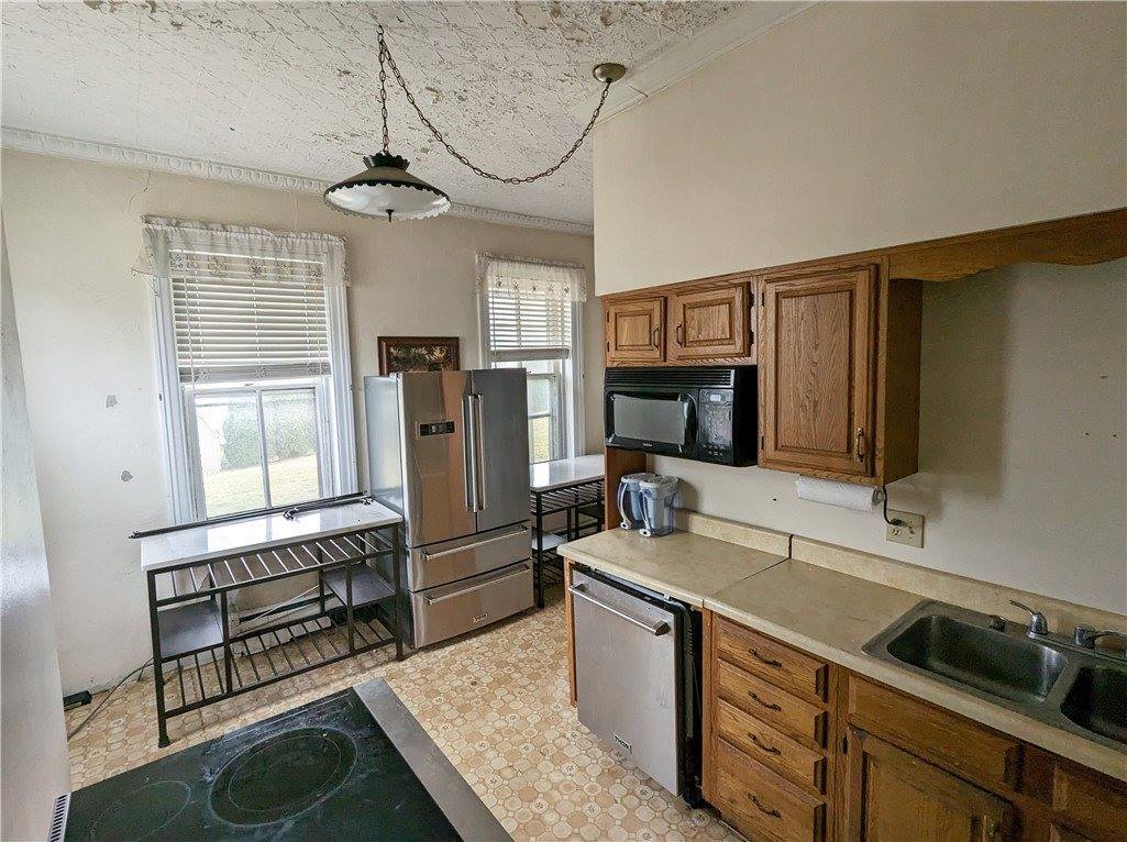 271 Manor Rd, Salem Township - WML, PA 15626