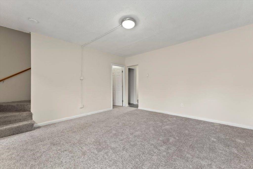 1460-1462 Dwight St, Springfield, MA 01107