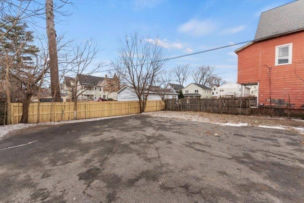 1460-1462 Dwight St, Springfield, MA 01107
