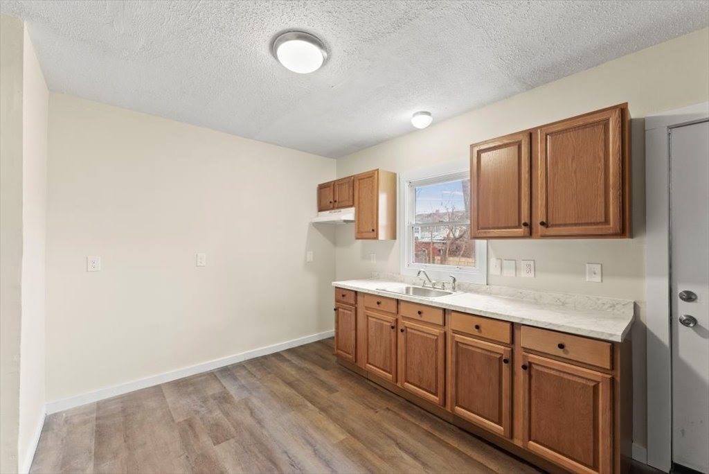 1460-1462 Dwight St, Springfield, MA 01107