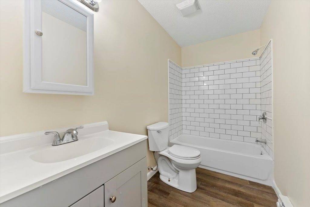 1460-1462 Dwight St, Springfield, MA 01107