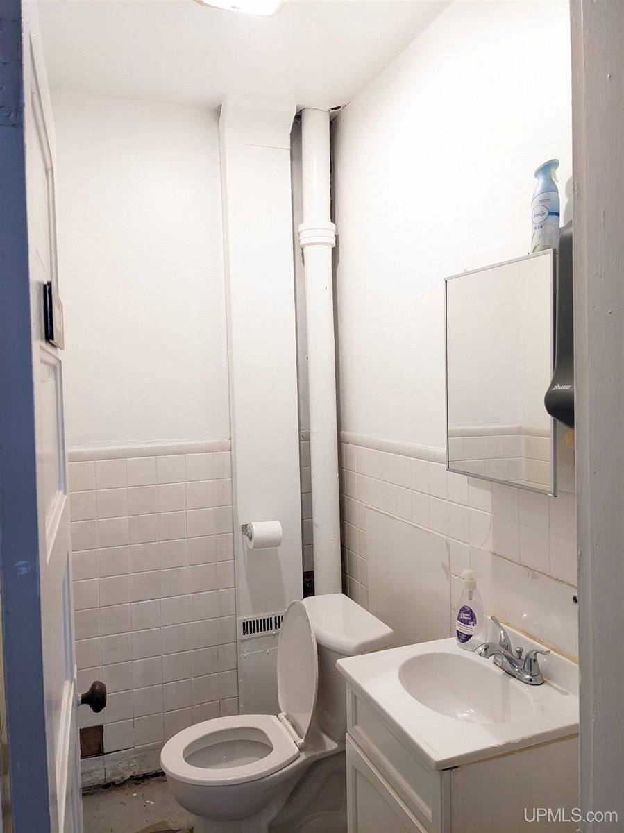 1022 N Lincoln, Escanaba, MI 49829