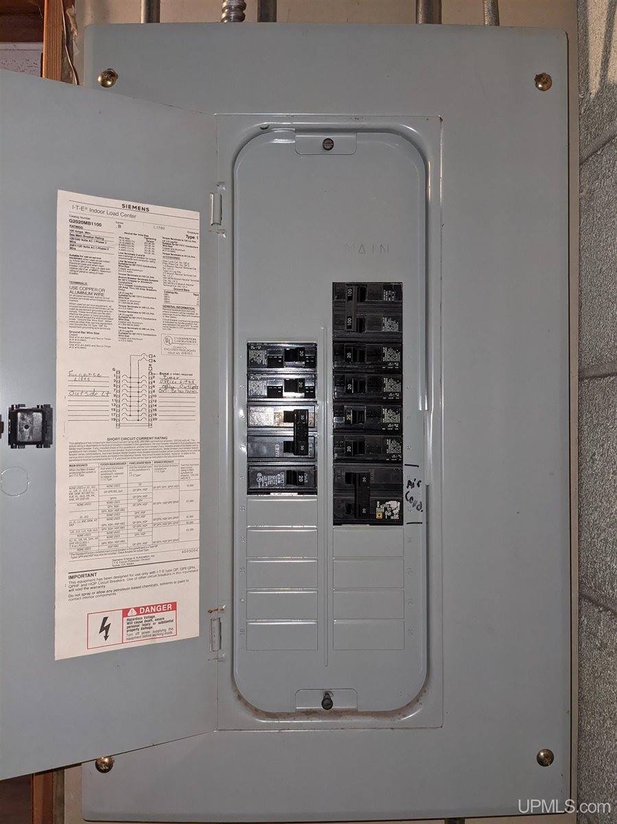 1022 N Lincoln, Escanaba, MI 49829