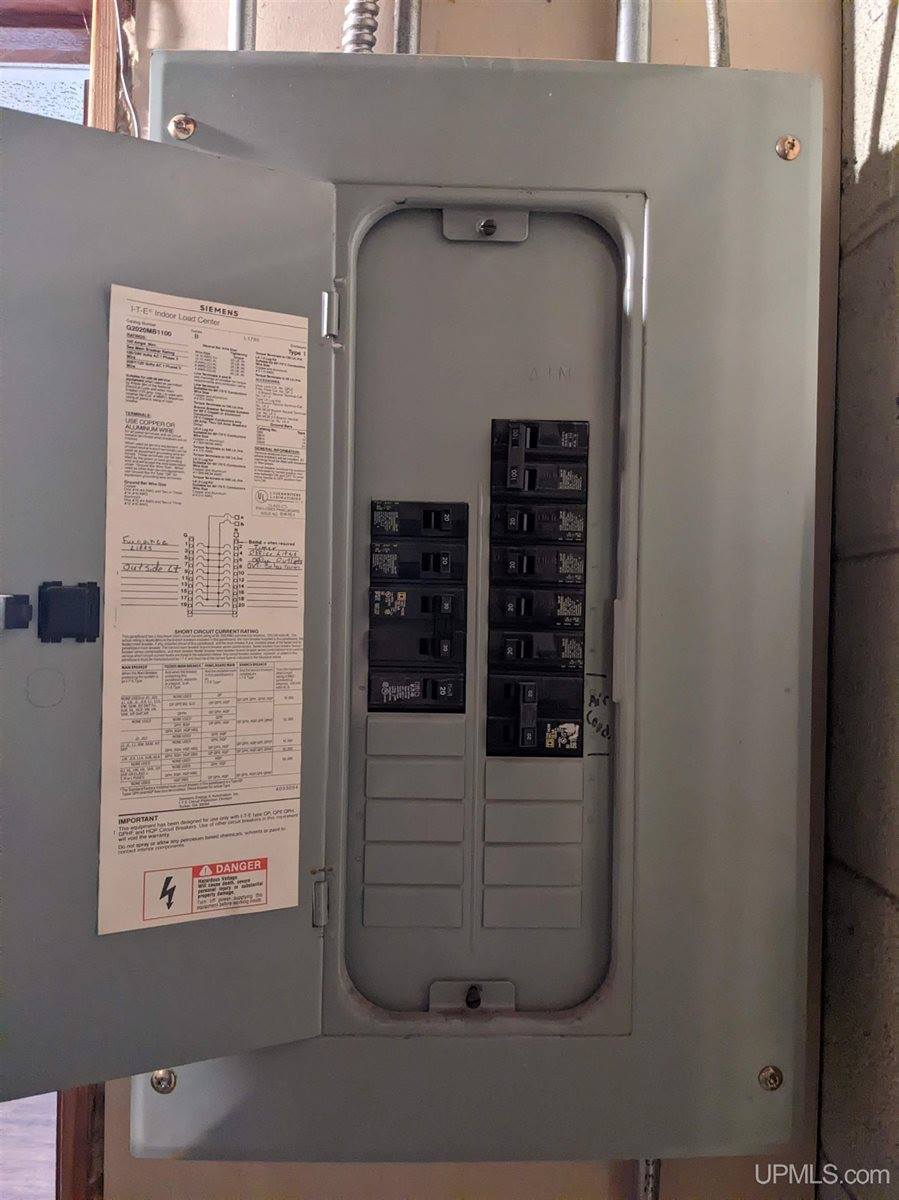 1022 N Lincoln, Escanaba, MI 49829