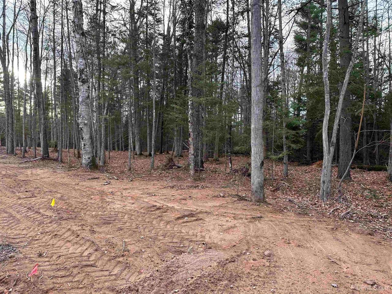 Lot 7 Parker LN, Marquette, MI 49855