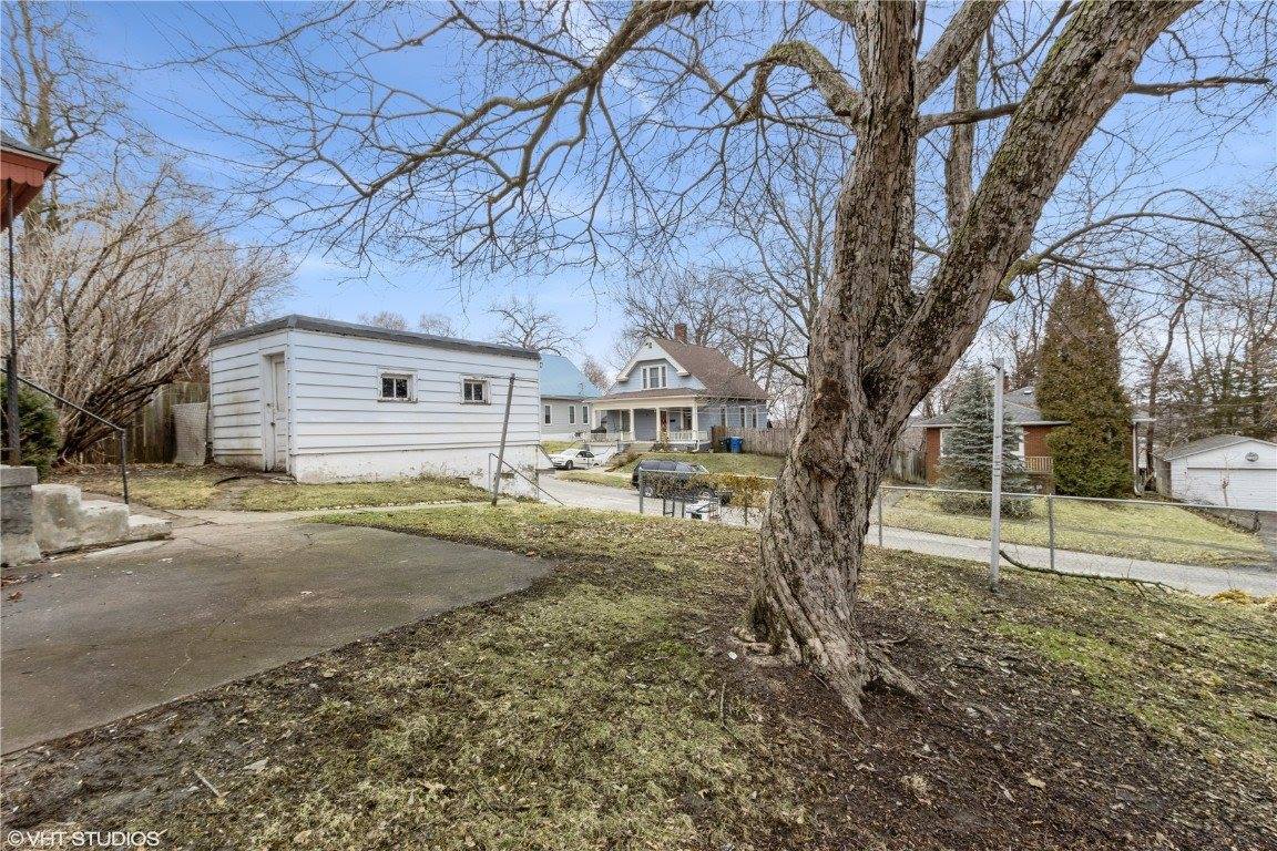 805 Oak Street, Muscatine, IA 52761