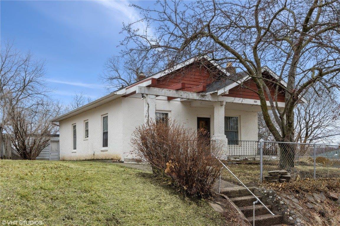 805 Oak Street, Muscatine, IA 52761