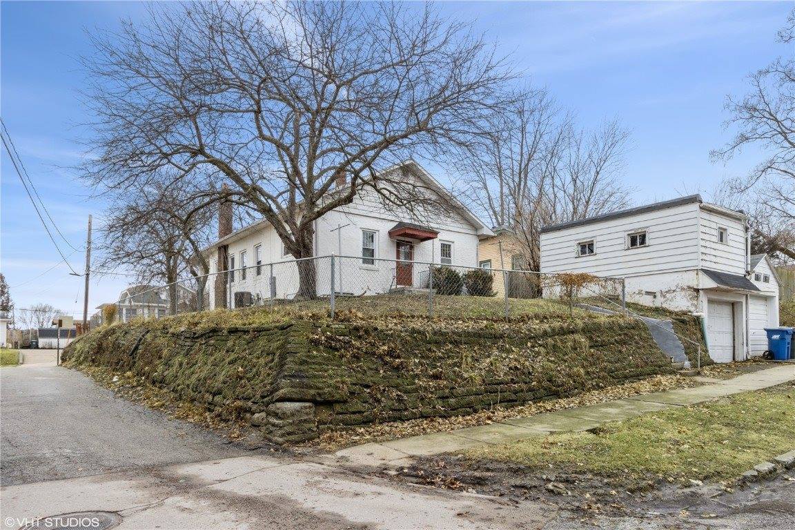 805 Oak Street, Muscatine, IA 52761