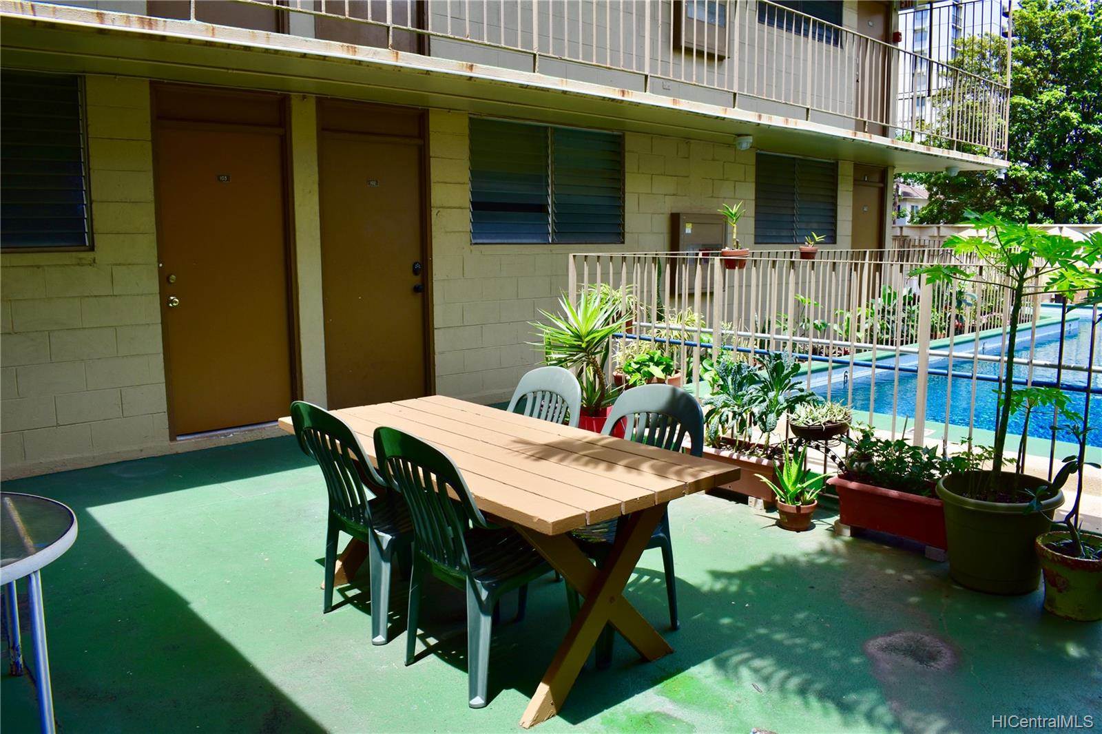 236 Liliuokalani Ave #304, Honolulu, HI 96815