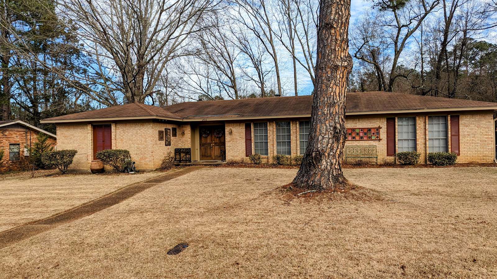 206 Swan Lake Drive, Jackson, MS 39212