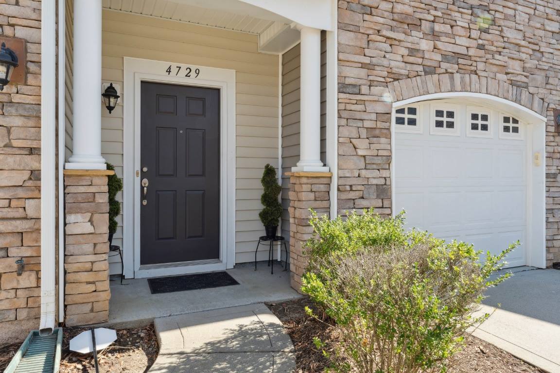 4729 Craigmoss Lane, Charlotte, NC 28278