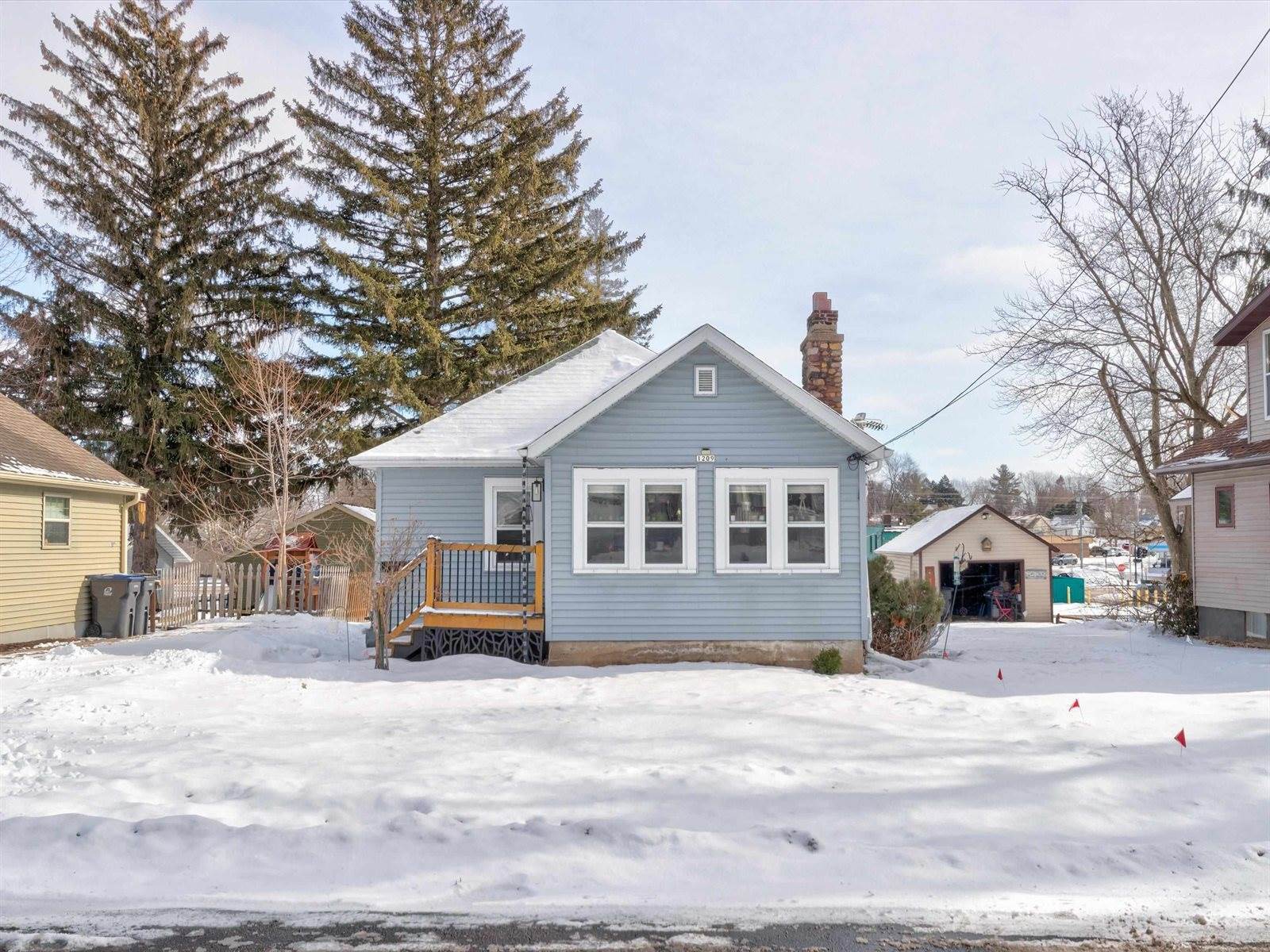 1209 S Chestnut Avenue, Marshfield, WI 54449