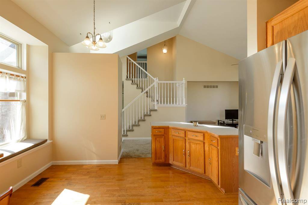 716 Bell Cove Court, Belleville, MI 48111