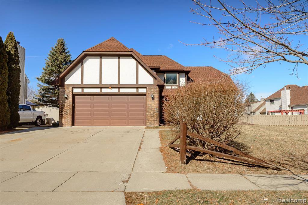 716 Bell Cove Court, Belleville, MI 48111