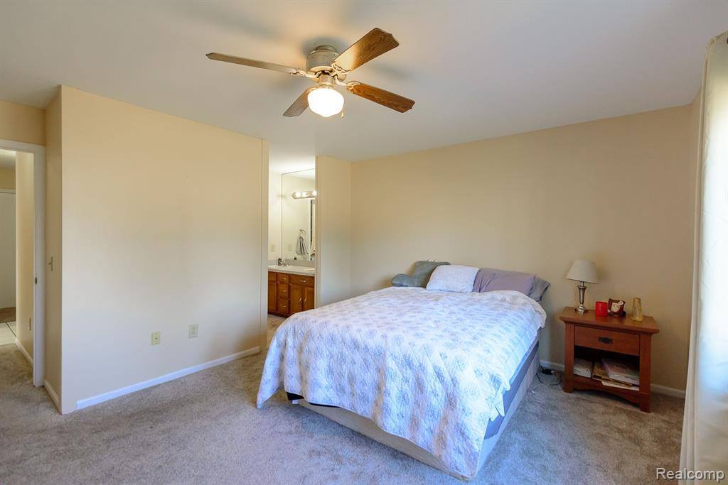 716 Bell Cove Court, Belleville, MI 48111