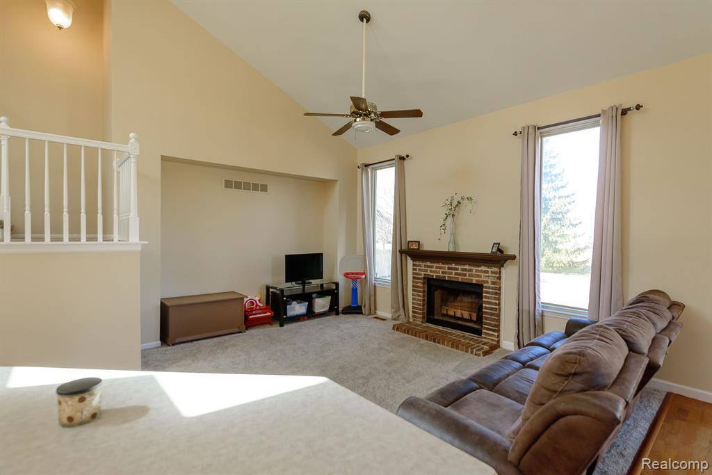 716 Bell Cove Court, Belleville, MI 48111