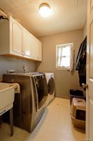 716 Bell Cove Court, Belleville, MI 48111