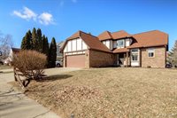 716 Bell Cove Court, Belleville, MI 48111