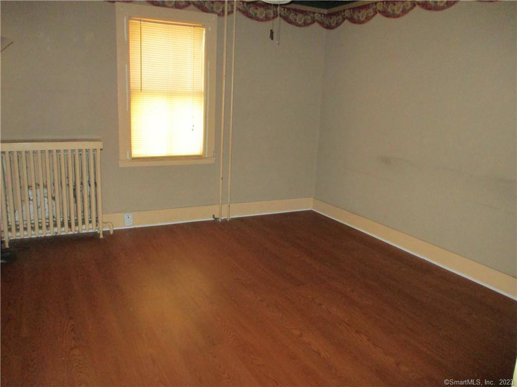 89 Oak Street, Windsor Locks, CT 06096