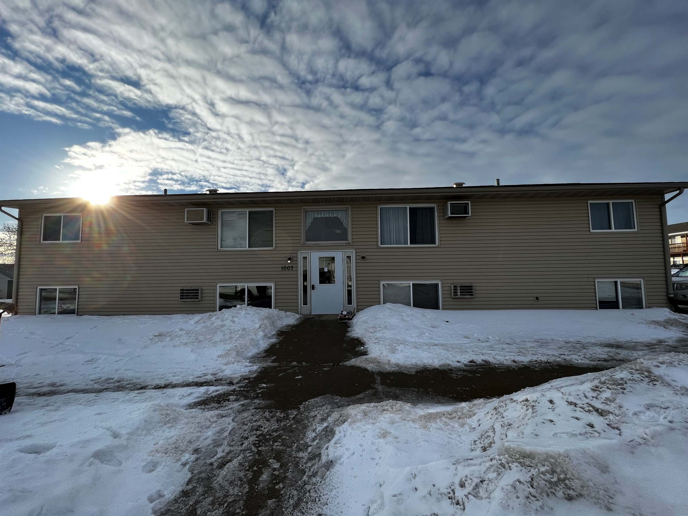 1007 13th Ave W, Williston, ND 58801