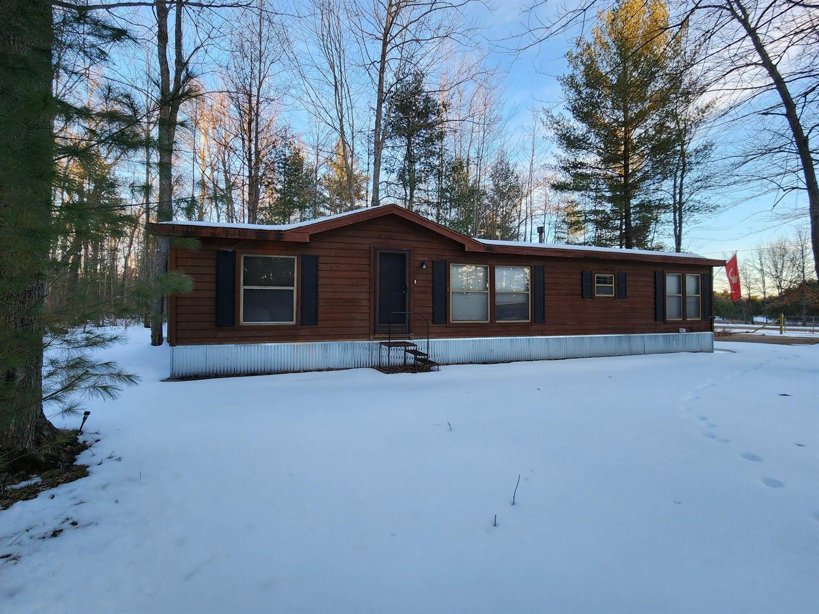 6944 Reilly Road, Houghton Lake, MI 48629