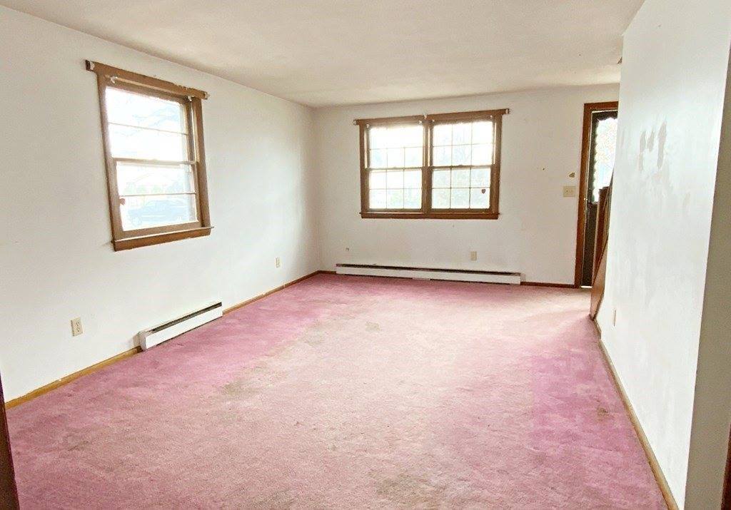 52-54 Campechi St, Springfield, MA 01104