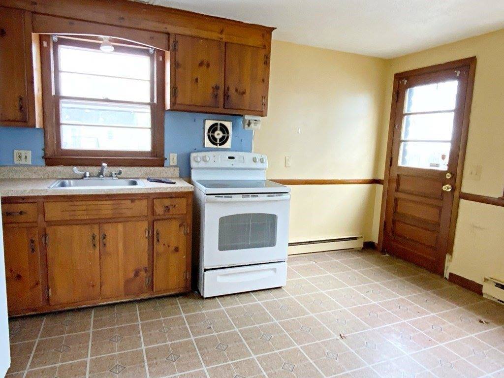 52-54 Campechi St, Springfield, MA 01104